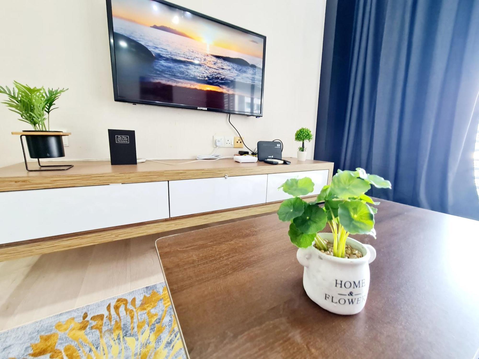 3 Bedroom Koi Kinrara Suite, Ioi Puchong, Bukit Jalil Pavilion, Bukit Jalil Stadium, Sunway Pyramid, Sunway Lagoon Ml