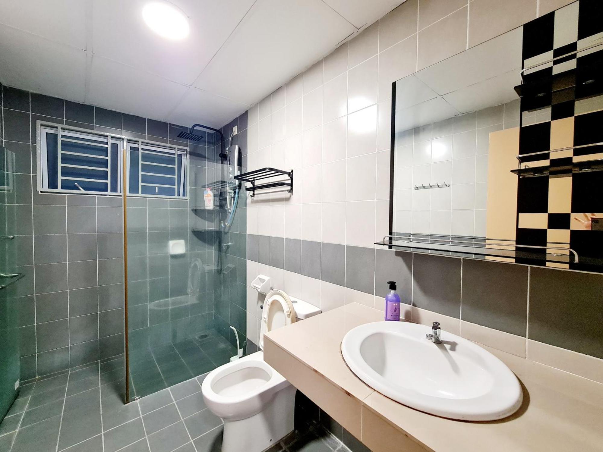 Apartment 3 Bedroom Koi Kinrara Suite, Ioi Puchong, Bukit Jalil Pavilion, Bukit Jalil Stadium, Sunway Pyramid, Sunway Lagoon Ml Puchong