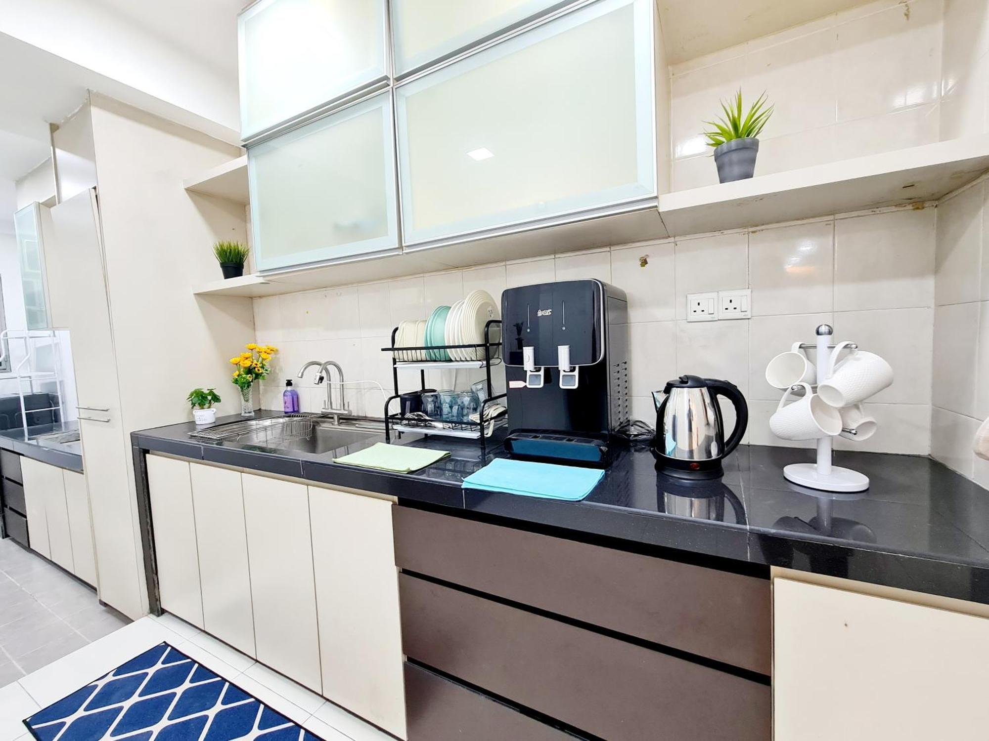 Apartment 3 Bedroom Koi Kinrara Suite, Ioi Puchong, Bukit Jalil Pavilion, Bukit Jalil Stadium, Sunway Pyramid, Sunway Lagoon Ml *