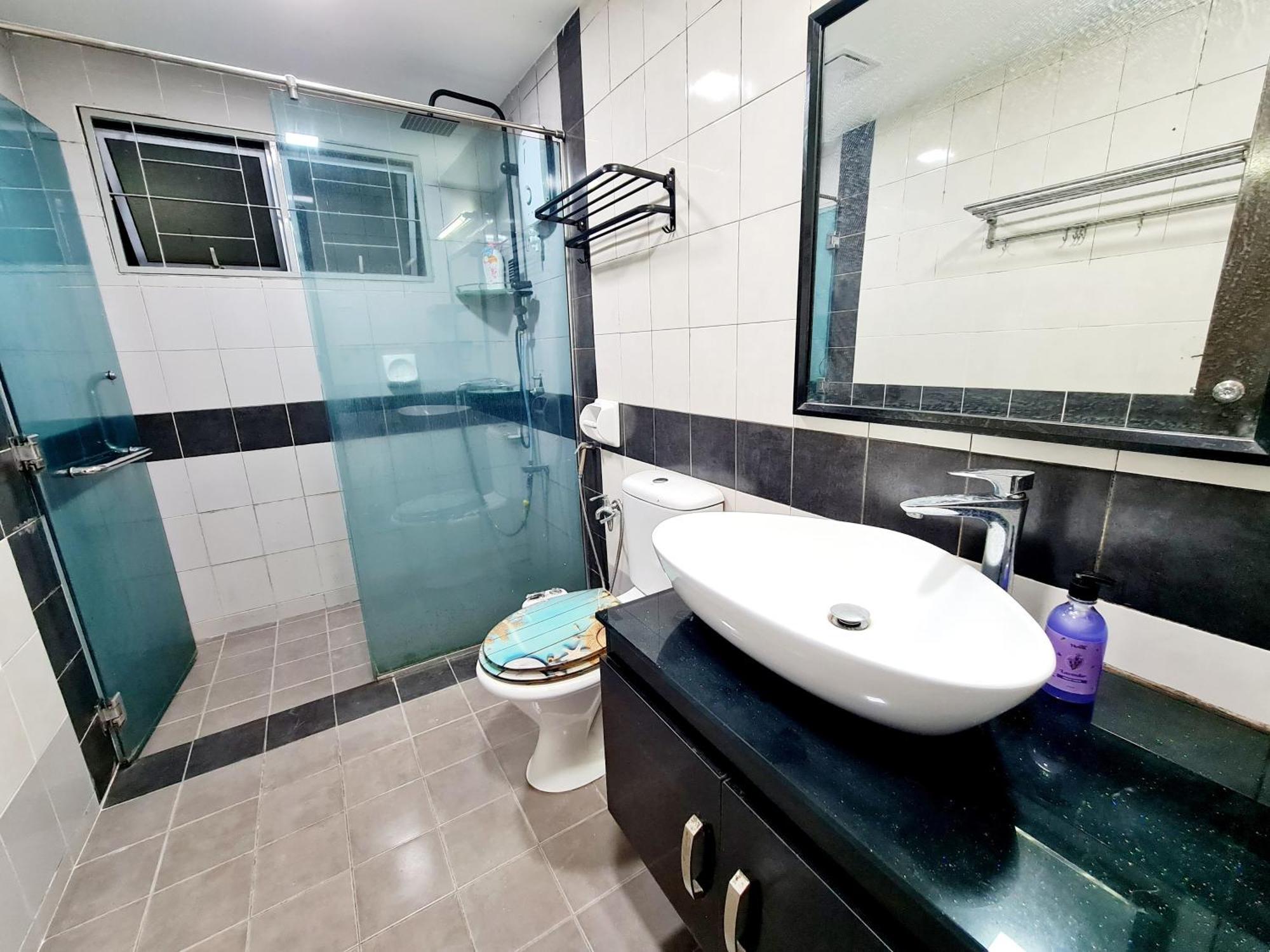 3 Bedroom Koi Kinrara Suite, Ioi Puchong, Bukit Jalil Pavilion, Bukit Jalil Stadium, Sunway Pyramid, Sunway Lagoon Ml Apartment Puchong