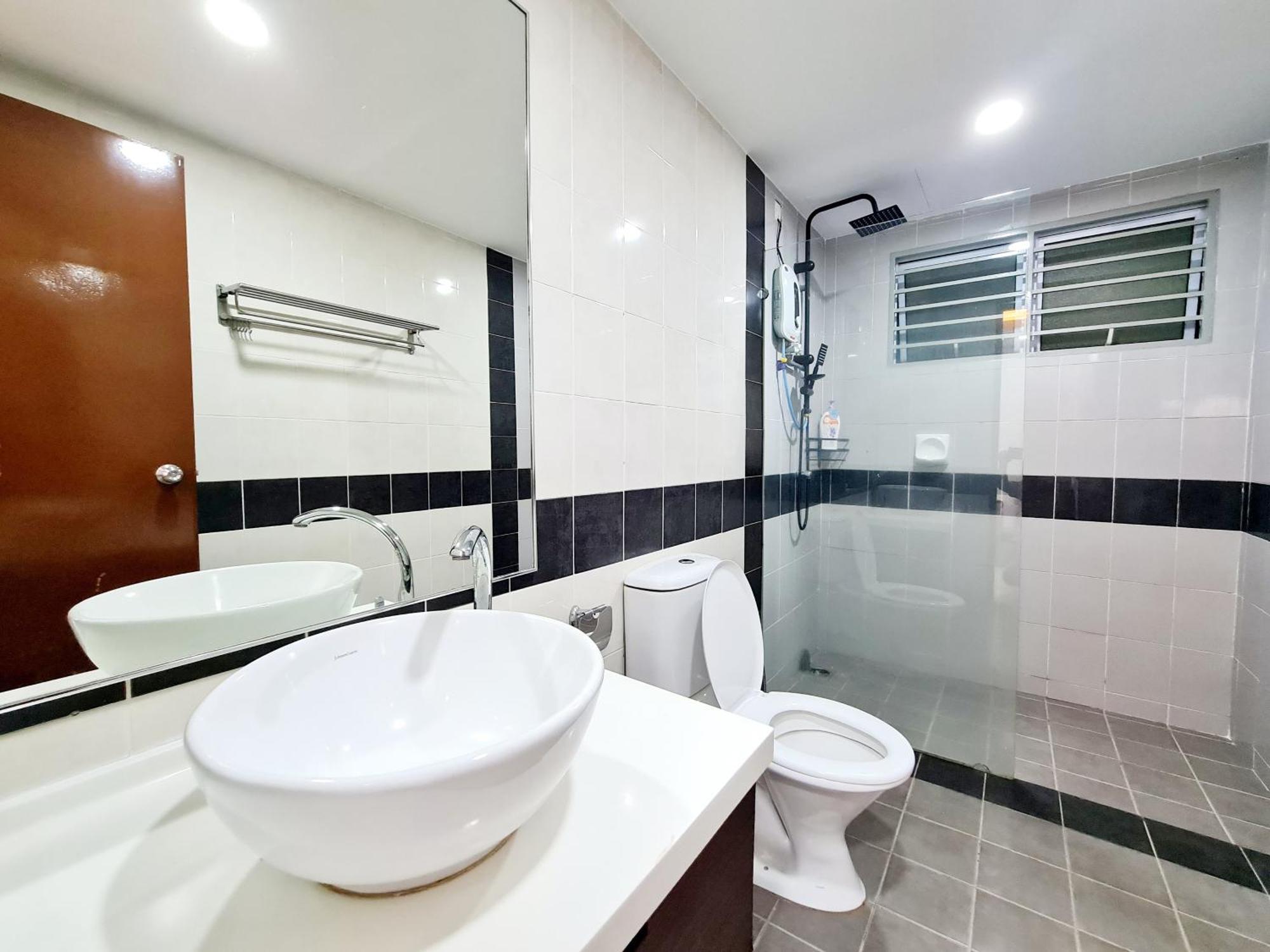 3 Bedroom Koi Kinrara Suite, Ioi Puchong, Bukit Jalil Pavilion, Bukit Jalil Stadium, Sunway Pyramid, Sunway Lagoon Ml Apartment Puchong
