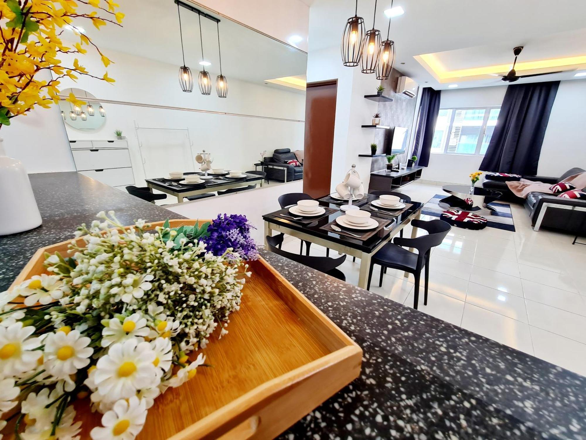 3 Bedroom Koi Kinrara Suite, Ioi Puchong, Bukit Jalil Pavilion, Bukit Jalil Stadium, Sunway Pyramid, Sunway Lagoon Ml Apartment *