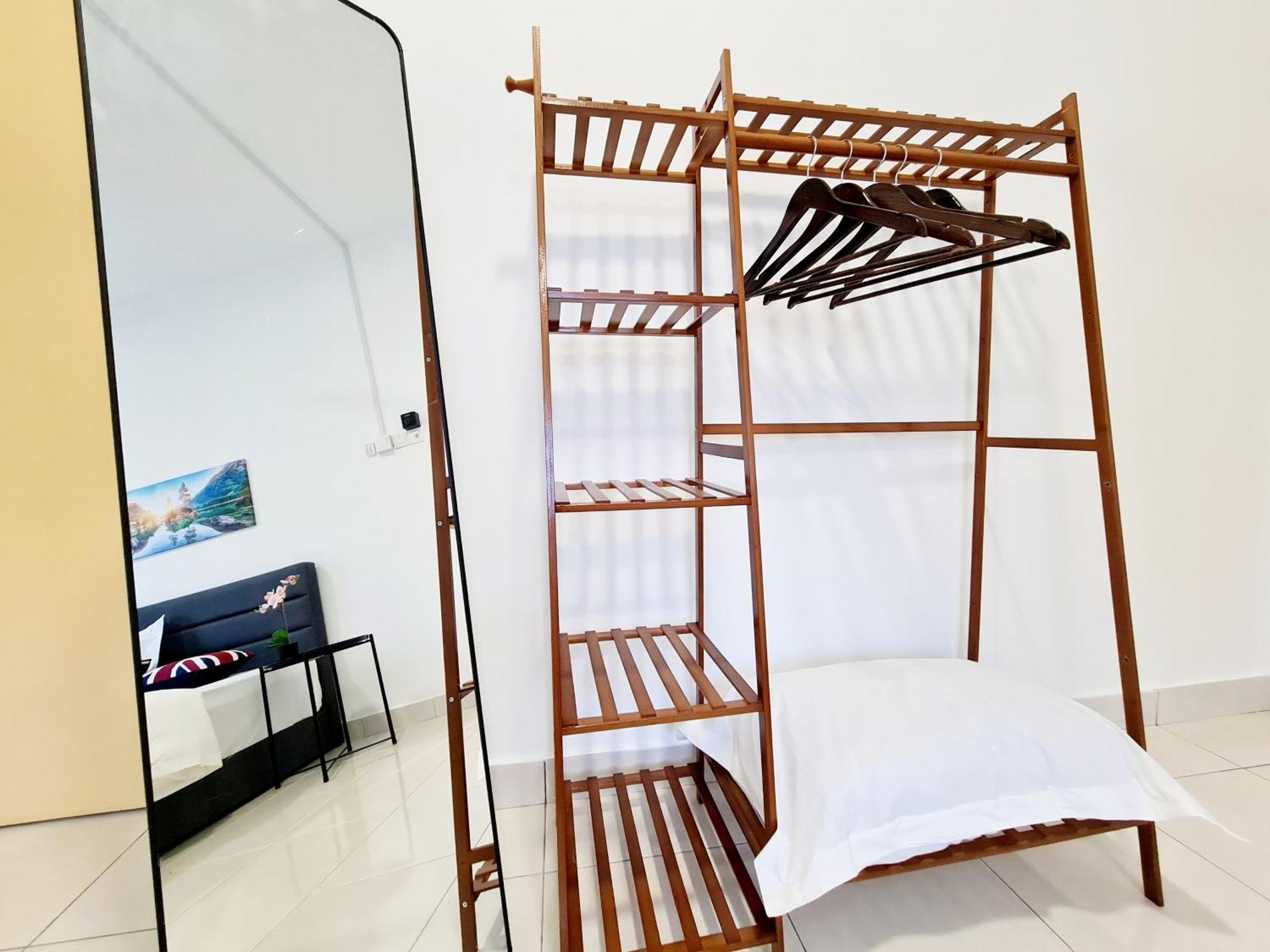 3 Bedroom Koi Kinrara Suite, Ioi Puchong, Bukit Jalil Pavilion, Bukit Jalil Stadium, Sunway Pyramid, Sunway Lagoon Ml *