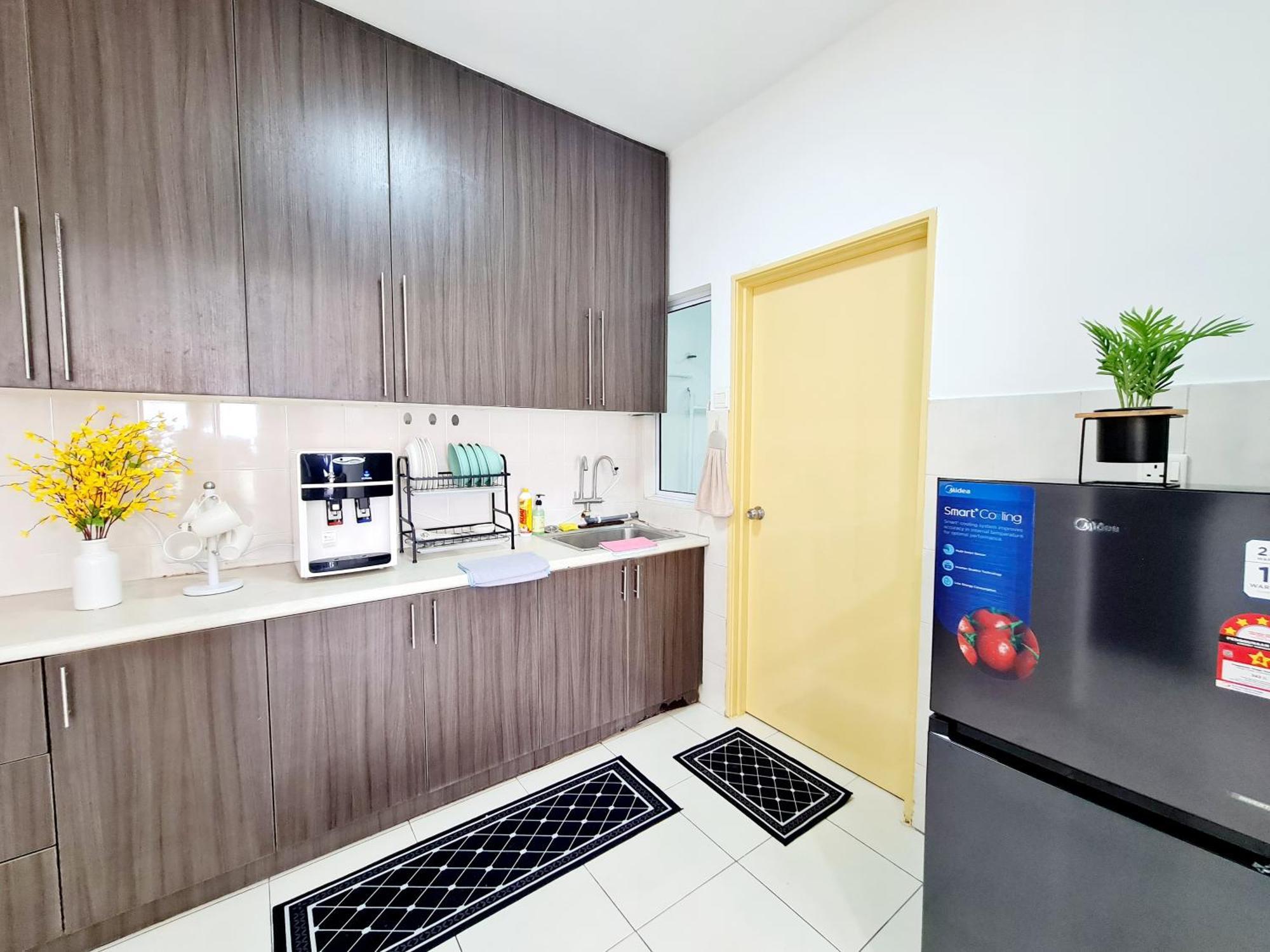 3 Bedroom Koi Kinrara Suite, Ioi Puchong, Bukit Jalil Pavilion, Bukit Jalil Stadium, Sunway Pyramid, Sunway Lagoon Ml Apartment *