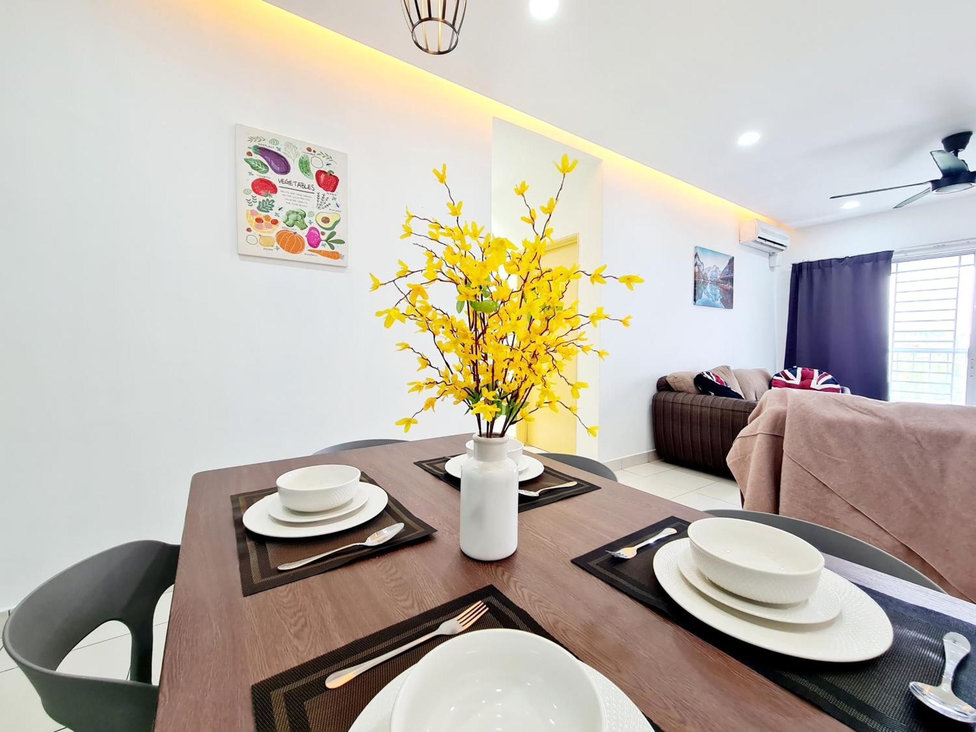 3 Bedroom Koi Kinrara Suite, Ioi Puchong, Bukit Jalil Pavilion, Bukit Jalil Stadium, Sunway Pyramid, Sunway Lagoon Ml Apartment *