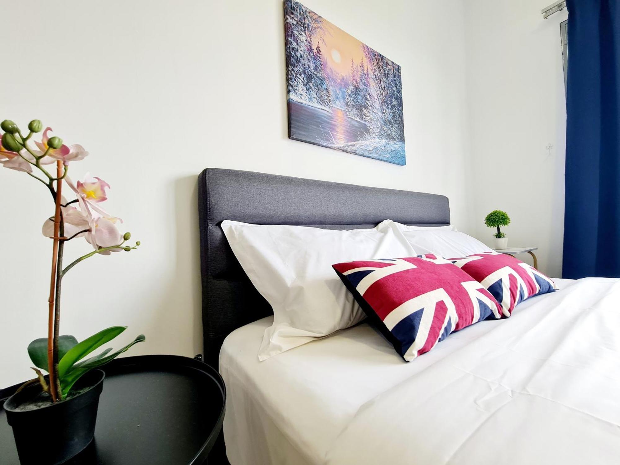 Apartment 3 Bedroom Koi Kinrara Suite, Ioi Puchong, Bukit Jalil Pavilion, Bukit Jalil Stadium, Sunway Pyramid, Sunway Lagoon Ml Puchong