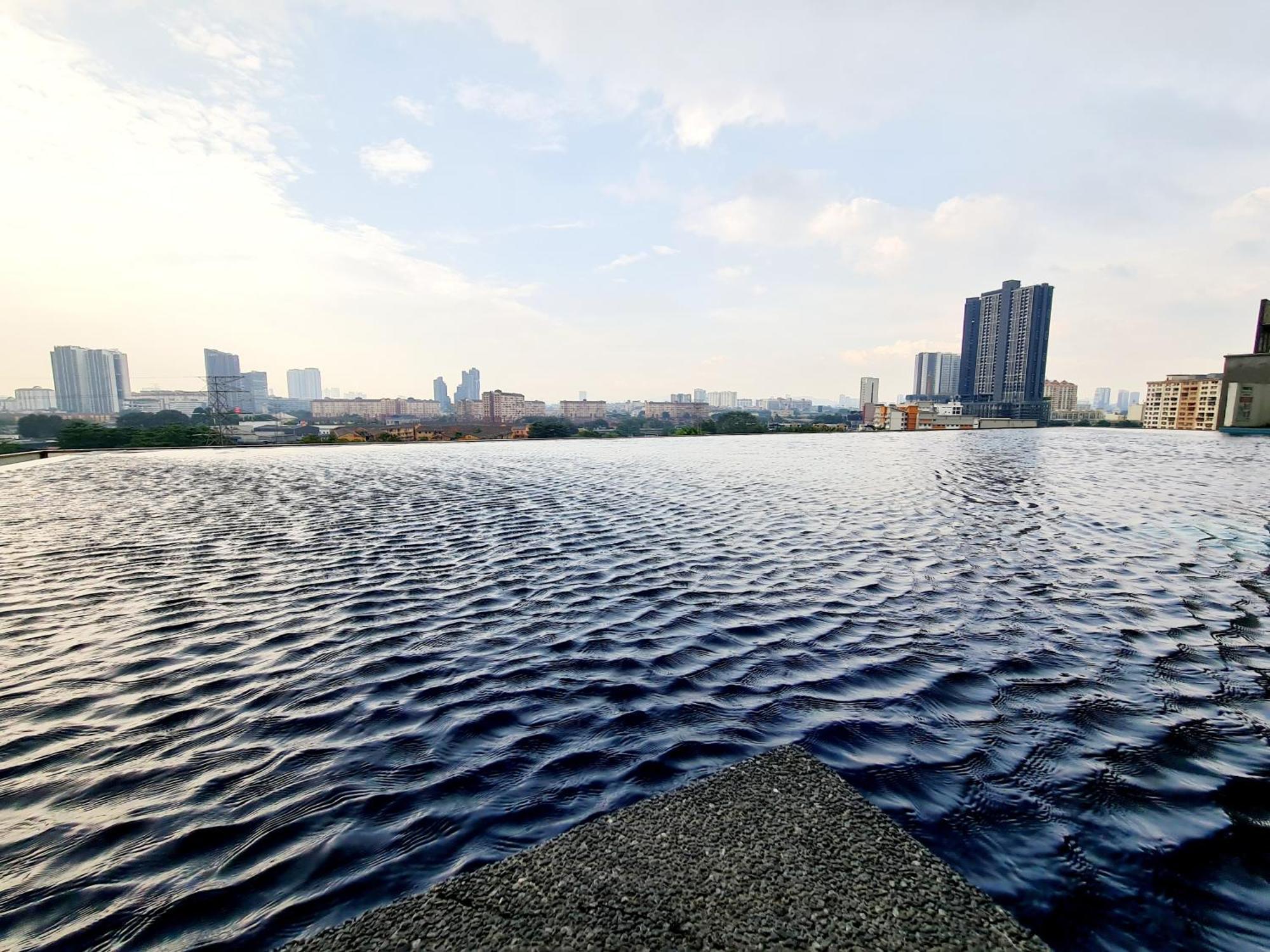 3 Bedroom Koi Kinrara Suite, Ioi Puchong, Bukit Jalil Pavilion, Bukit Jalil Stadium, Sunway Pyramid, Sunway Lagoon Ml
