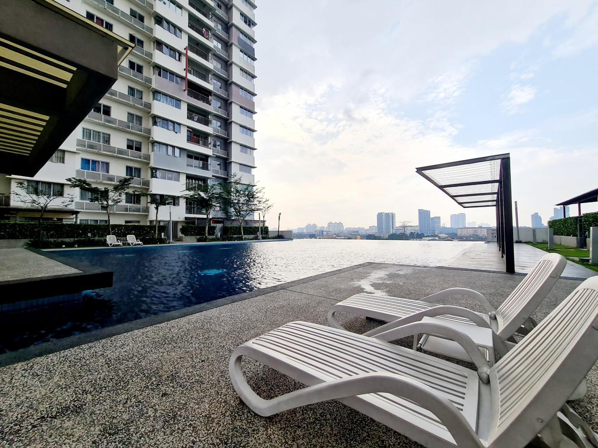 Apartment 3 Bedroom Koi Kinrara Suite, Ioi Puchong, Bukit Jalil Pavilion, Bukit Jalil Stadium, Sunway Pyramid, Sunway Lagoon Ml *