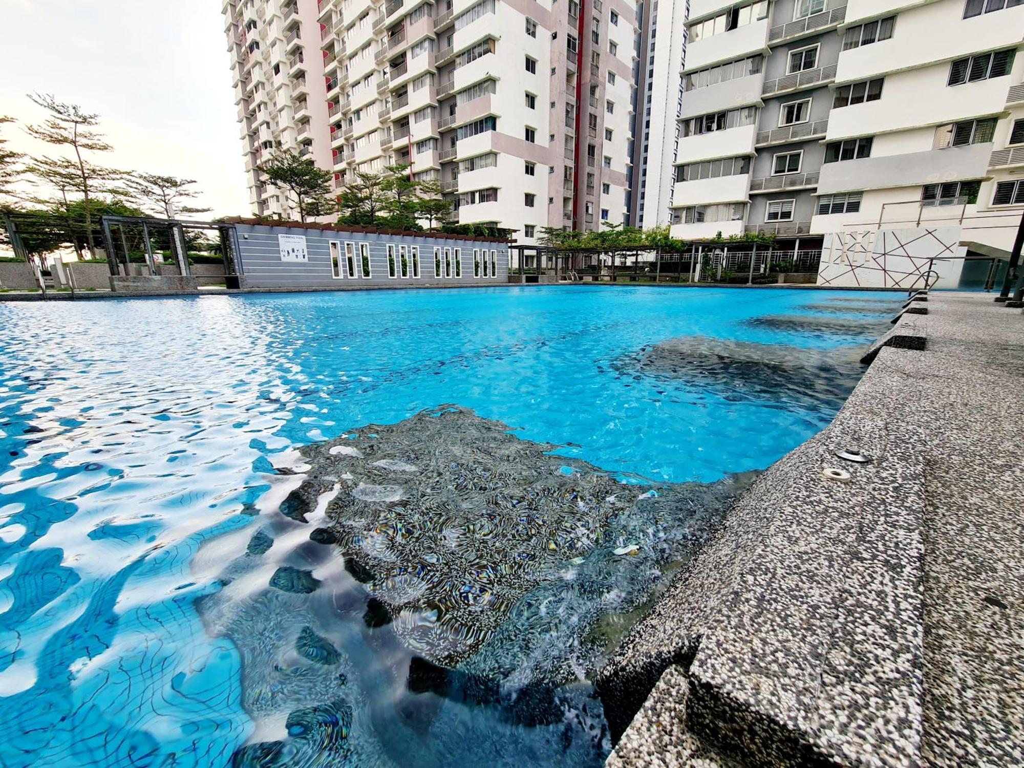 3 Bedroom Koi Kinrara Suite, Ioi Puchong, Bukit Jalil Pavilion, Bukit Jalil Stadium, Sunway Pyramid, Sunway Lagoon Ml Puchong